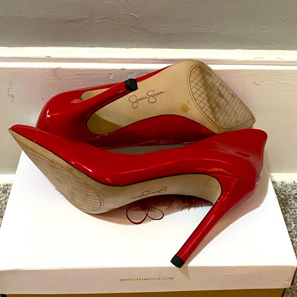 Jessica Simpson Heel - Lipstick red   Excellent used condition!!        Size 9 - Picture 2 of 3
